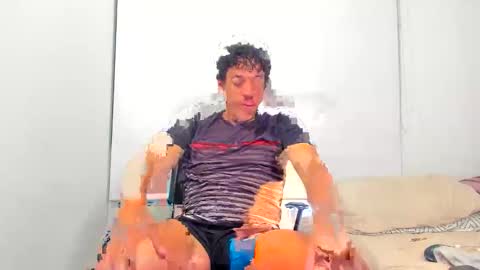 Snapshot of santitoerick_ chatting on 05.29.26 Erick Santos online show from 05.29.26