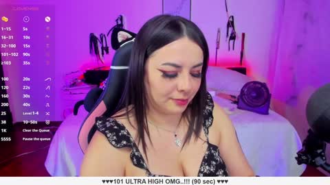 Snapshot of santos_liah chatting on 12.07.24 Liah Santos online show from 12.07.24