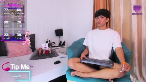 Santiago Carrington online show from 02.05.25