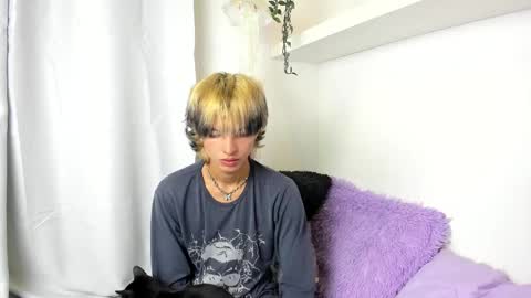 kitty online show from 12.04.24