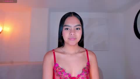 Snapshot of saphirajames chatting on 06.25.26 Saphira James online show from 06.25.26