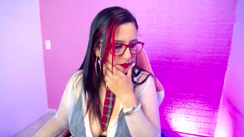 Sara online show from 10.15.25