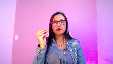 Sara online show from 10.18.25