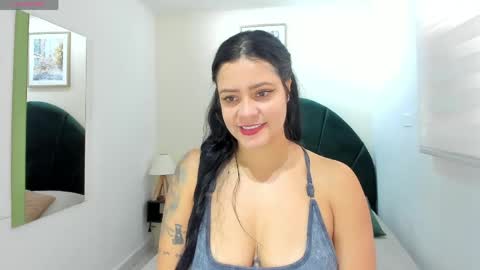 Snapshot of sara__michell chatting on 04.29.26 online show from 04.29.26
