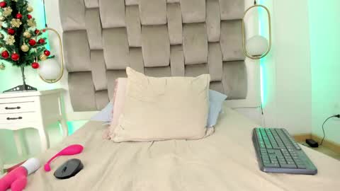 Sara online show from 12.15.24