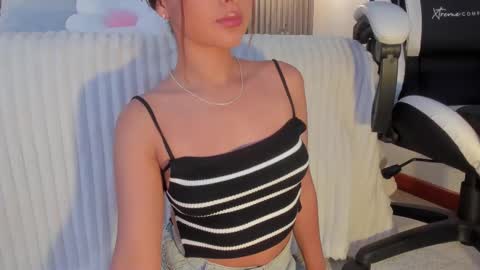 Snapshot of sara_beltran chatting on 03.07.25 Sara online show from 03.07.25