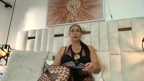 Snapshot of sara_bigass__ chatting on 12.14.25 sara online show from 12.14.25