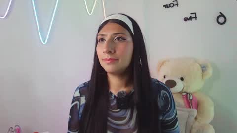 Snapshot of sara_blum_ chatting on 06.03.26 SARA online show from 06.03.26
