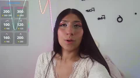 Snapshot of sara_blum_ chatting on 06.06.26 SARA online show from 06.06.26