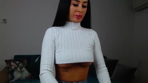 Snapshot of sara_daisy chatting on 02.13.25 Im Sara I am happy to be here online show from 02.13.25