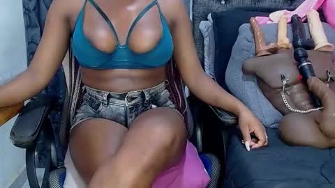 Sara Greyx online show from 10.02.25