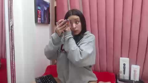 Snapshot of sara_honny chatting on 09.25.25 sara_honny online show from 09.25.25