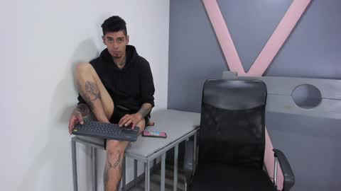 Snapshot of sara_hoot_ chatting on 01.25.25 Sara HooT online show from 01.25.25