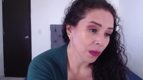 Sara hot46 online show from 12.18.24