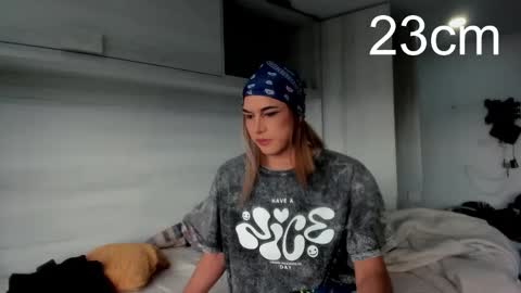 sara_hunter1 online show from 10.16.25