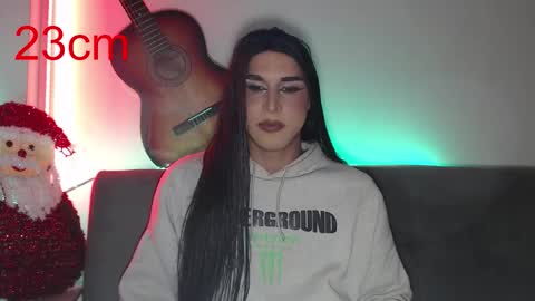 sara_hunter12 online show from 12.15.25