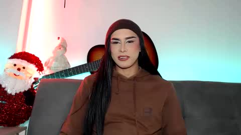 sara_hunter12 online show from 12.17.25