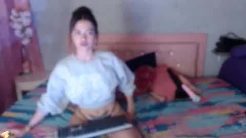 sara_jhons22 online show from 12.18.25