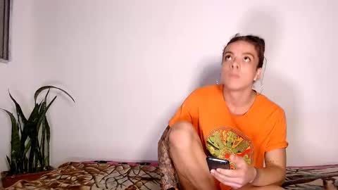 sara_johnson__ online show from 09.27.25