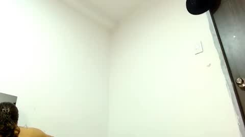 sara_johnson__ online show from 11.06.25