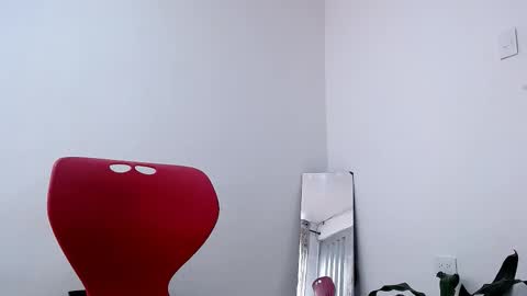 sara_johnson__ online show from 11.21.25