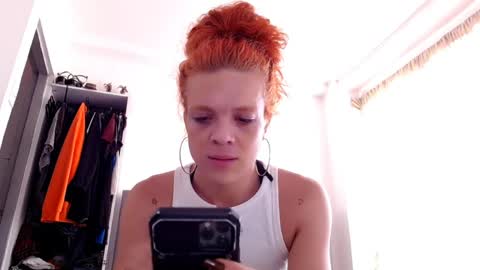 Snapshot of sara_johnson__ chatting on 06.01.26 sara_johnson__ online show from 06.01.26