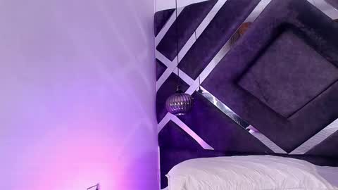 sara_lopee1 online show from 10.27.25