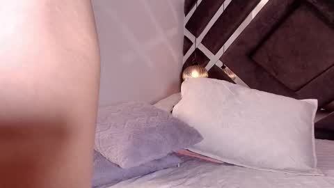 sara_lopee1 online show from 10.31.25