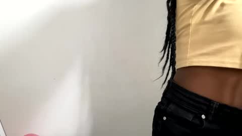 Sara online show from 12.15.25