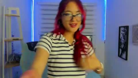 Snapshot of sara_red_x chatting on 06.13.26 sara_red_x online show from 06.13.26