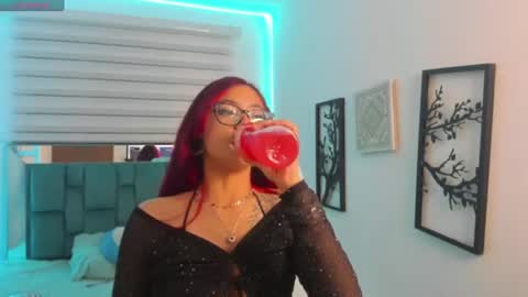 Snapshot of sara_red_x chatting on 06.16.26 sara_red_x online show from 06.16.26