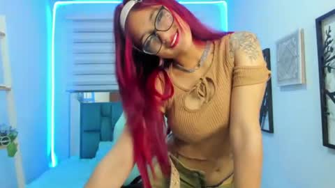 Snapshot of sara_red_x chatting on 06.18.26 sara_red_x online show from 06.18.26