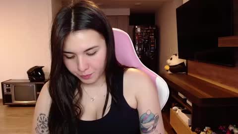 Snapshot of sara_sunrise_ chatting on 12.05.24 Sara online show from 12.05.24