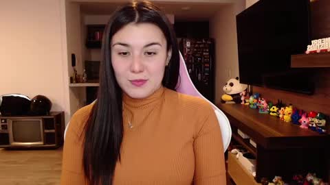 Snapshot of sara_sunrise_ chatting on 12.13.24 Sara online show from 12.13.24