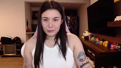 Snapshot of sara_sunrise_ chatting on 12.16.24 Sara online show from 12.16.24