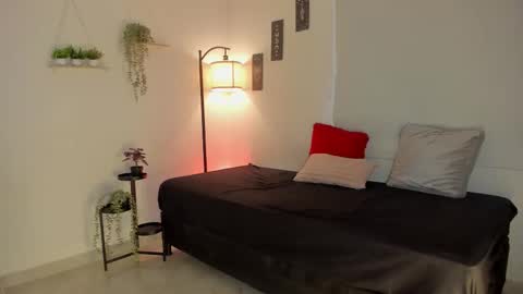 sara_sweett9 online show from 11.14.25