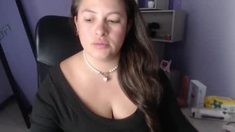 sara_thonson_ online show from 12.11.24