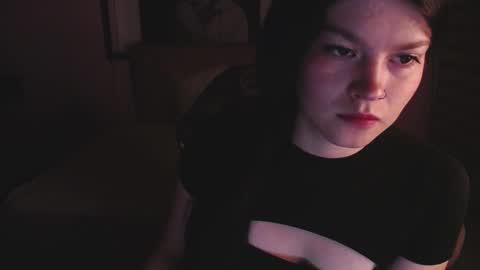 Snapshot of sara_valderrama_ chatting on 12.04.25 sara_valderrama_ online show from 12.04.25