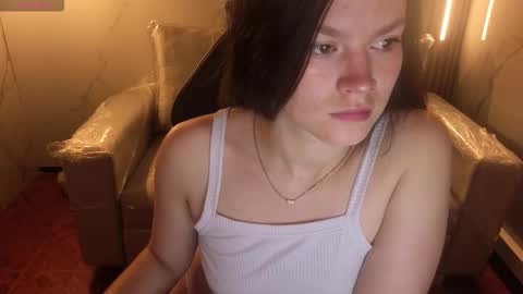 Snapshot of sara_valderrama_ chatting on 12.18.25 sara_valderrama_ online show from 12.18.25