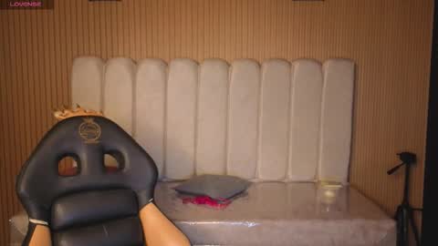 Snapshot of sara_valderrama_ chatting on 12.20.25 sara_valderrama_ online show from 12.20.25