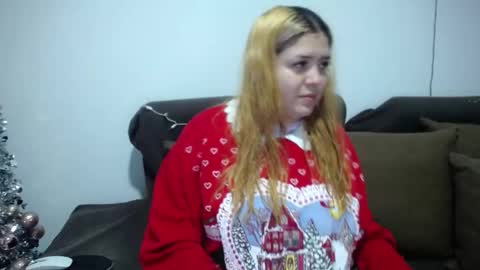 Snapshot of sara_winehouse1 chatting on 12.16.24 1 online show from 12.16.24