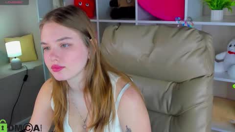 Snapshot of saraa_broown chatting on 02.26.26 Sara online show from 02.26.26