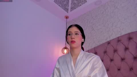 Snapshot of saraa_joness_ chatting on 05.04.26 Sara online show from 05.04.26