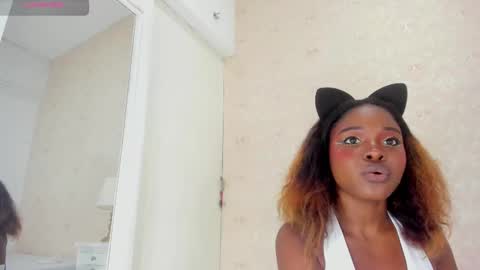 saraacollinss online show from 02.28.25