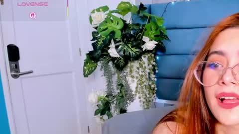 Snapshot of saraalvarezx chatting on 06.10.26 Sara Alvarezx online show from 06.10.26