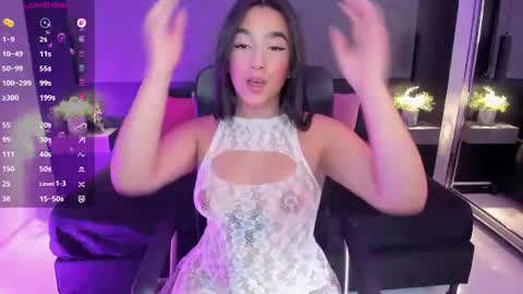 Snapshot of saraamills chatting on 07.15.26 Sara online show from 07.15.26