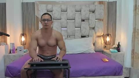 Snapshot of saraandjhony chatting on 12.12.24 saraANDyoni online show from 12.12.24