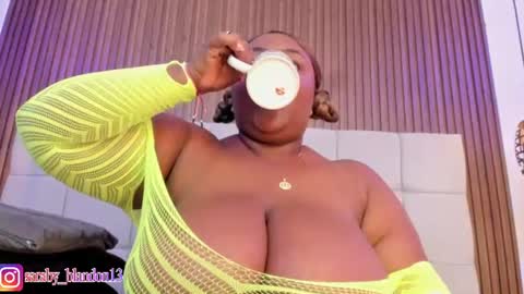 Snapshot of saraby_blandon chatting on 06.26.26 online show from 06.26.26