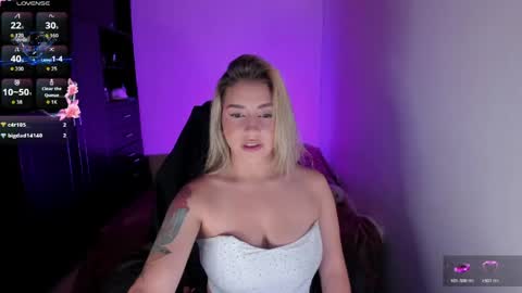 Snapshot of saradiazxxx chatting on 05.14.26 saradiazxxx online show from 05.14.26