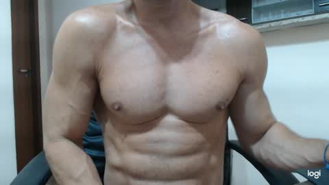 saradorj92 online show from 01.17.25